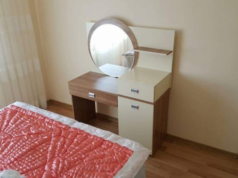 Yatak Odası Dekorasyonu Raylı Dolap &amp; Makyaj Masası